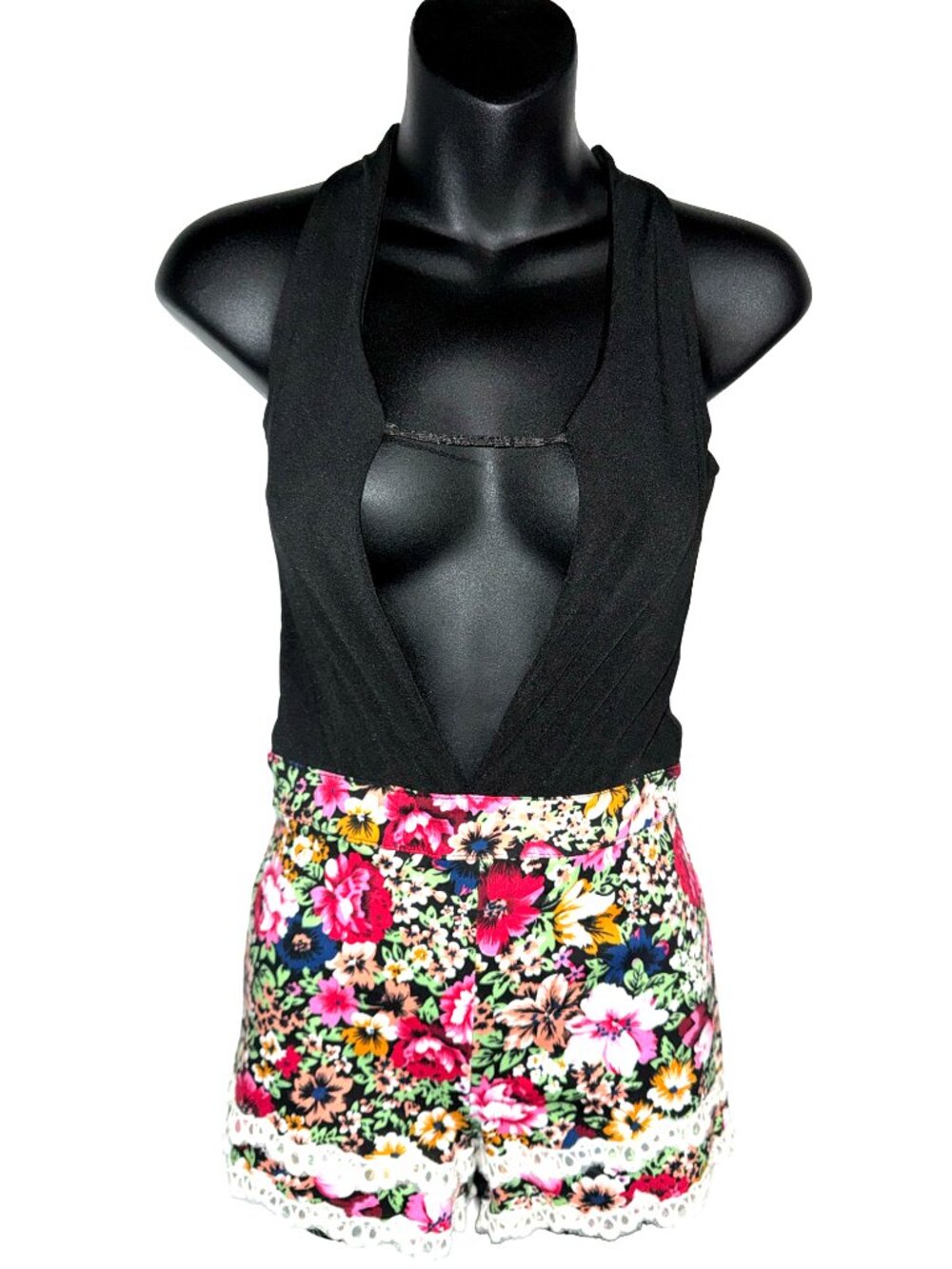 Romper Black and Floral MeiNa Fashion Size Medium